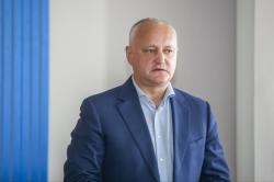 Местных производителей необходимо поддерживать, защищать и поощрять. Они обеспечивают рабочие места, зарплаты, платят пошлины и налоги, а некоторые прославляют нас в мире качественной продукцией.